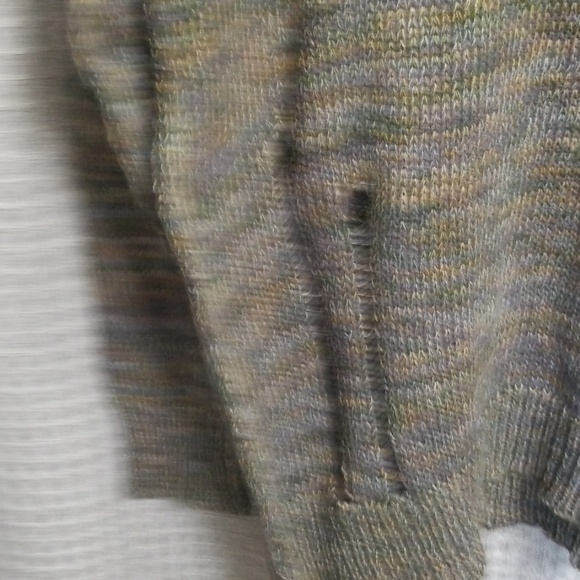 NWOT Hem and Thread sweater - Picture 2 of 5